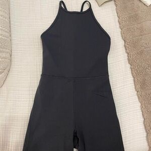 ARITZIA | One Piece